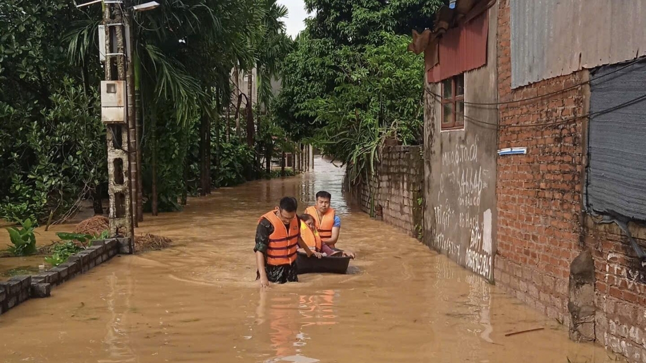 Bắc Ninh: Nhiều xã ngập úng cục bộ, nỗ lực bảo đảm an toàn cho người và tài sản