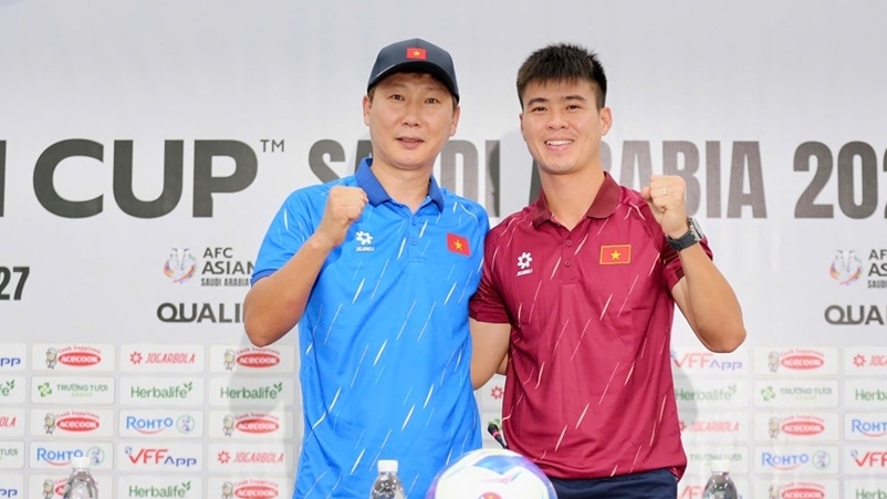 HLV Kim Sang Sik đặt mục tiêu tuyển Việt Nam giành 6 điểm trước đội Nepal