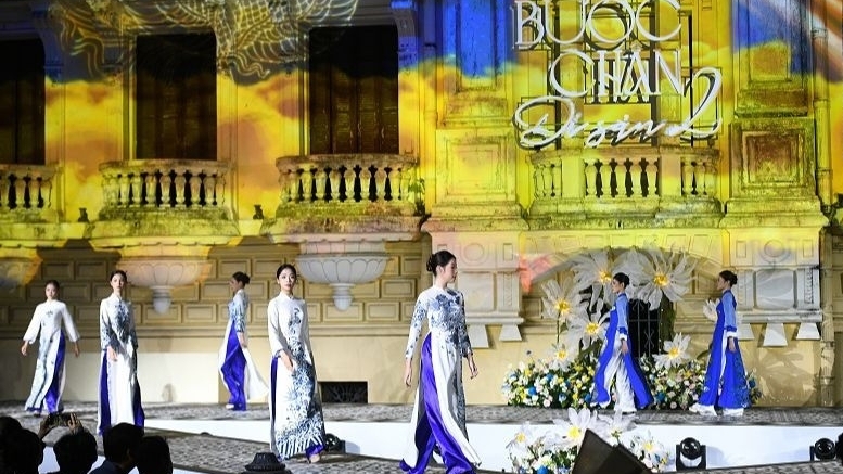 Tinh thần một Việt Nam vừa gìn giữ bản sắc, vừa tiếp thu tinh hoa nhân loại