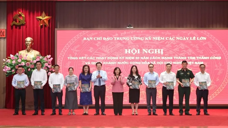 Đại lễ A80: Hà Nội để lại hình ảnh đẹp, lan tỏa niềm tự hào dân tộc, khơi dậy tinh thần yêu nước và trách nhiệm công dân Đại lễ A80: Hà Nội để lại hình ảnh đẹp, lan tỏa niềm tự hào dân tộc, khơi dậy tinh thần yêu nước và trách nhiệm công dân