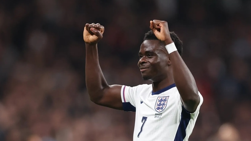 Ghi bàn tuyệt đẹp, Bukayo Saka đi vào lịch sử bóng đá Anh