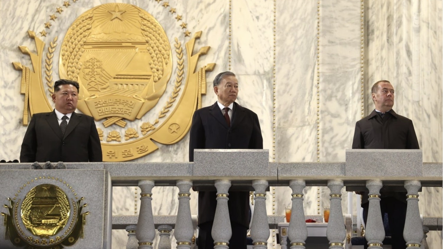 Tổng Bí thư dự Lễ duyệt binh kỷ niệm 80 năm thành lập Đảng Lao động Triều Tiên