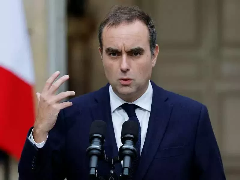 Thủ tướng Pháp kêu gọi chấm dứt 'màn kịch lố bịch' Thủ tướng Pháp kêu gọi chấm dứt một 'màn kịch' giữa khủng hoảng chính trị