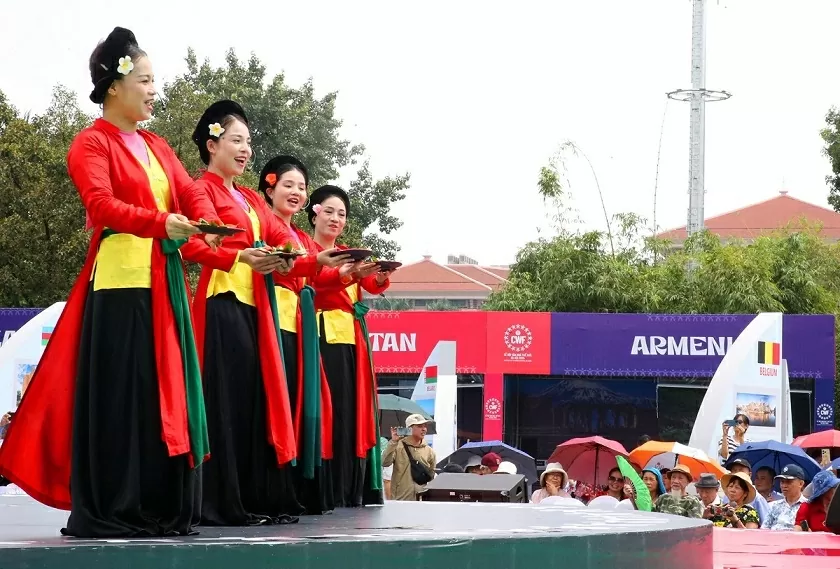 Sắc màu thế giới hội tụ giữa lòng Hoàng thành Thăng Long Sắc màu thế giới hội tụ giữa lòng Hoàng thành Thăng Long