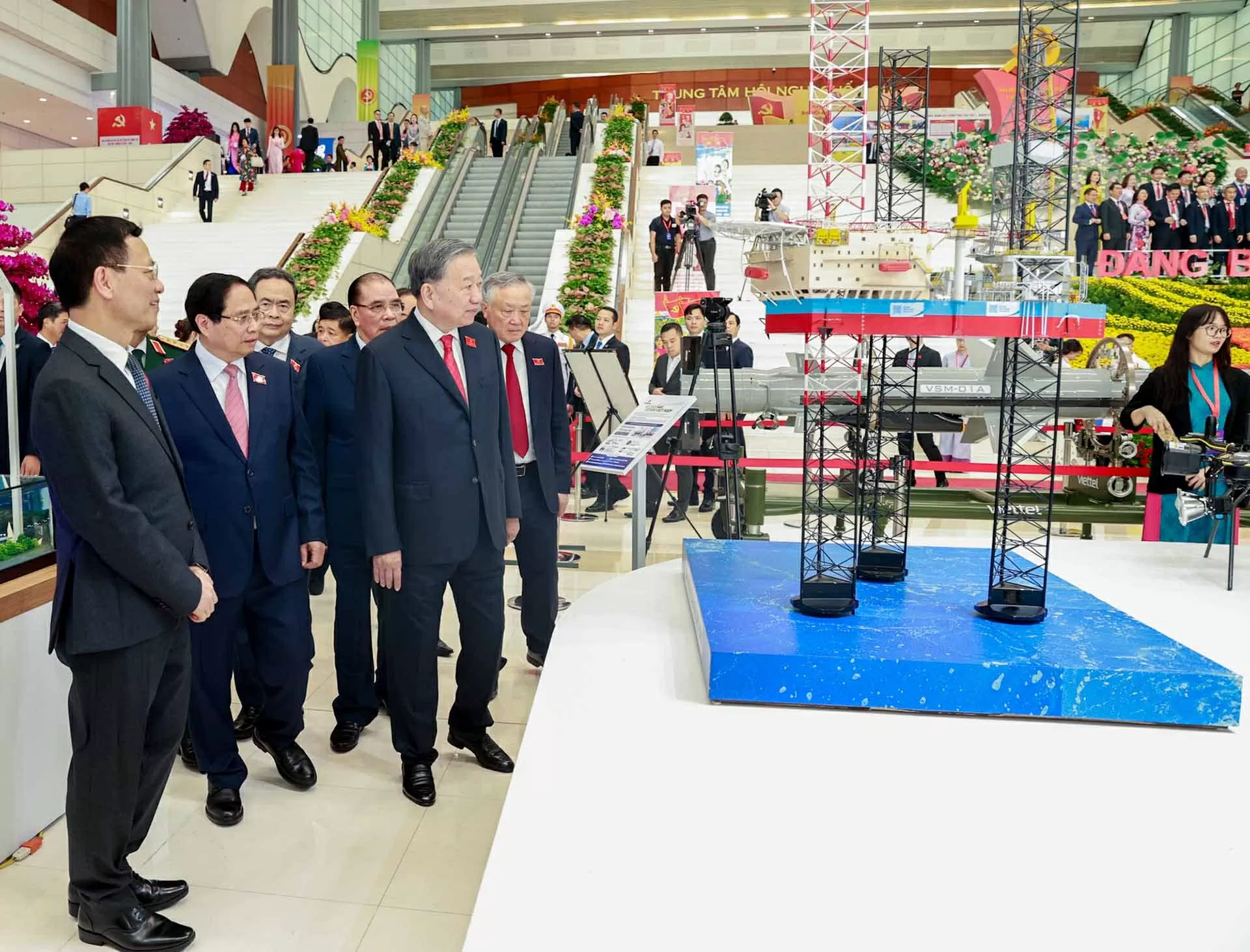 Khai mạc trọng thể Đại hội đại biểu Đảng bộ Chính phủ lần thứ I, nhiệm kỳ 2025-2030 Khai mạc trọng thể Đại hội đại biểu Đảng bộ Chính phủ lần thứ I, nhiệm kỳ 2025-2030