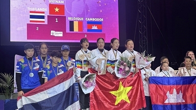 Những 'bóng hồng' Việt Nam bảo vệ thành công danh hiệu vô địch bi sắt nữ thế giới