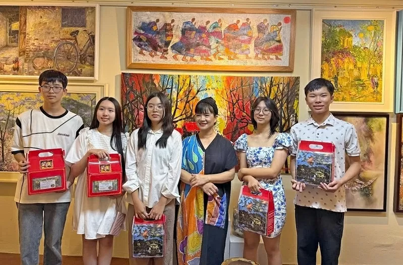 'Mộng sắc' - Khi giấc mơ hòa cùng hiện thực 'Mộng sắc'- Tình yêu thiên nhiên, đất nước qua lăng kính của nhóm bạn trẻ yêu hội họa