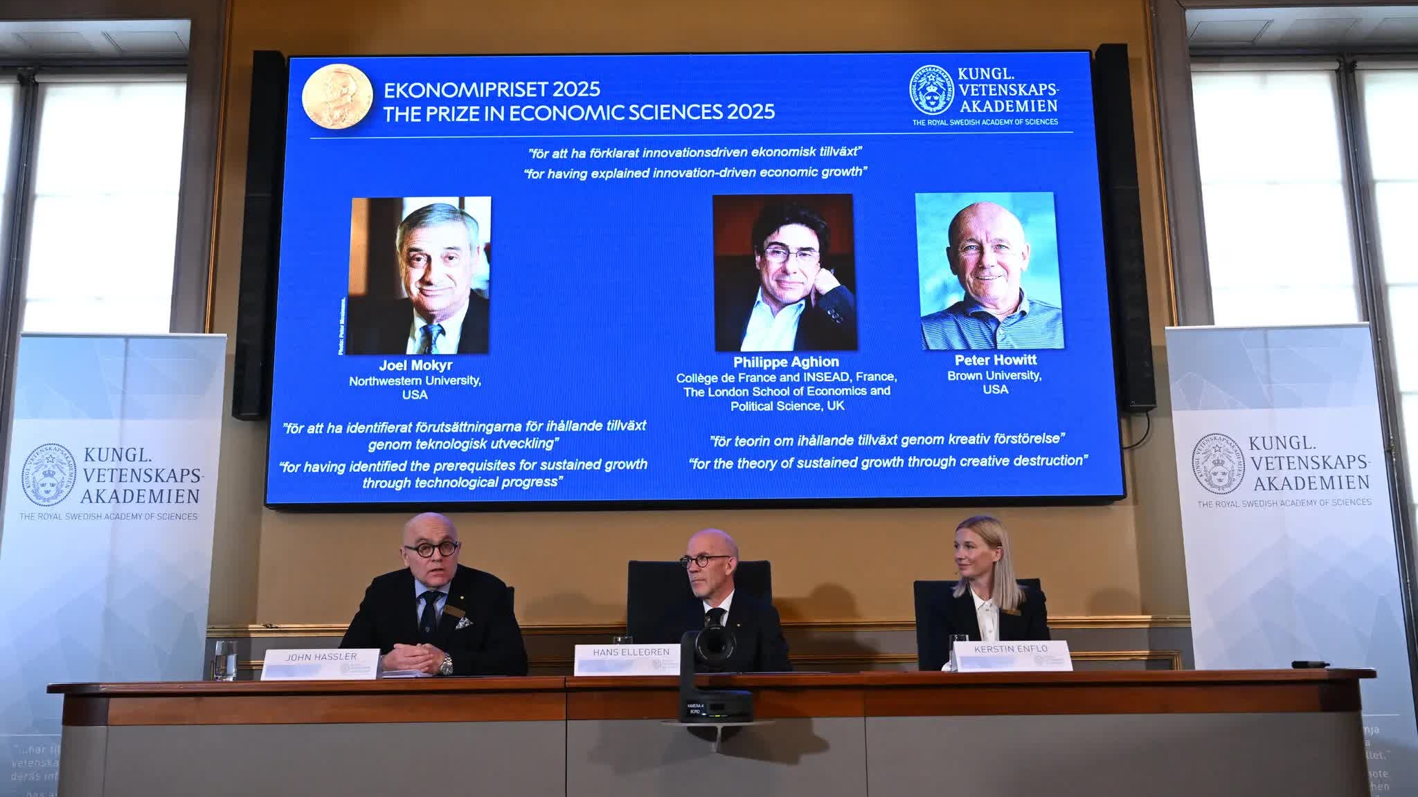 Giải Nobel kinh tế 2025 được trao cho công trình nghiên cứu về cách công nghệ thúc đẩy tăng trưởng