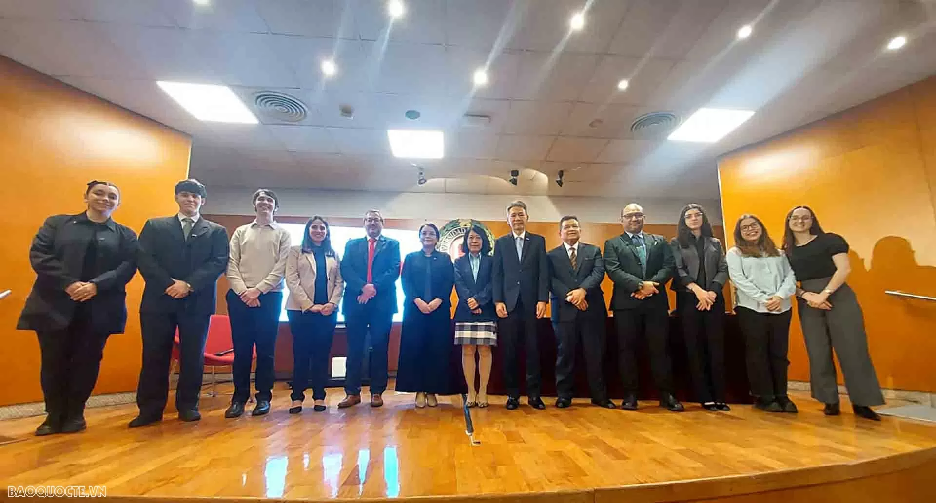 Đại diện các nước ASEAN tại Argentina trao đổi và giao lưu với sinh viên Đại diện các nước ASEAN tại Argentina trao đổi và giao lưu với sinh viên