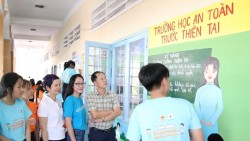 Trang bị kiến thức, kỹ năng phòng chống thiên tai và thích ứng biến đổi khí hậu cho trẻ em tại Cà Mau