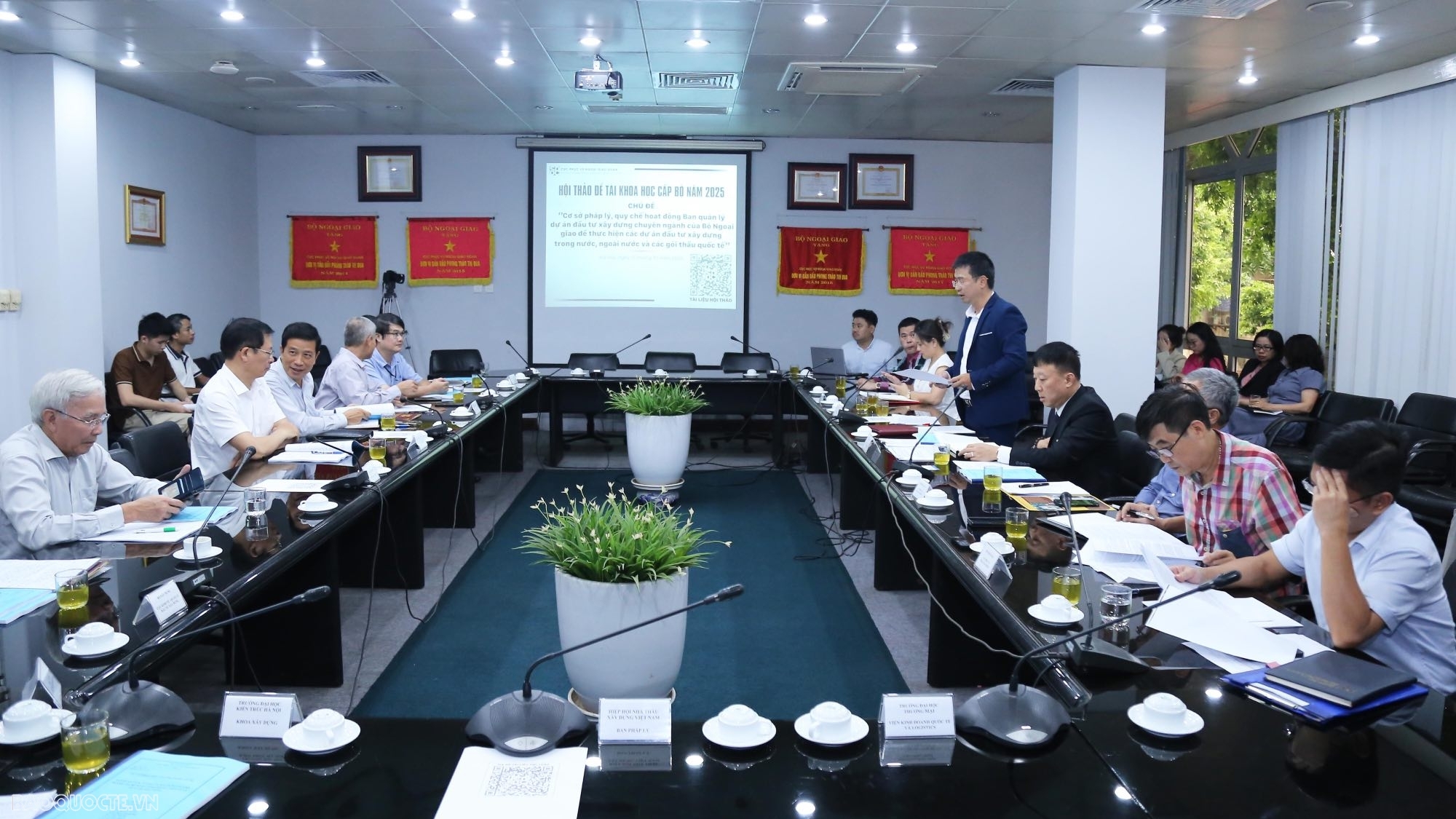 Hoàn thiện khung pháp lý và quy chế hoạt động Ban Quản lý dự án Bộ Ngoại giao