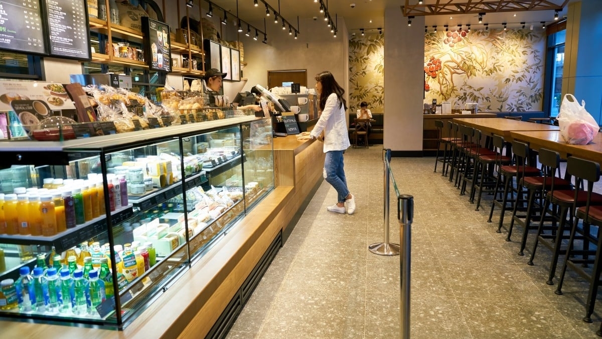 Starbucks một nước châu Á cấm mang thức ăn từ bên ngoài