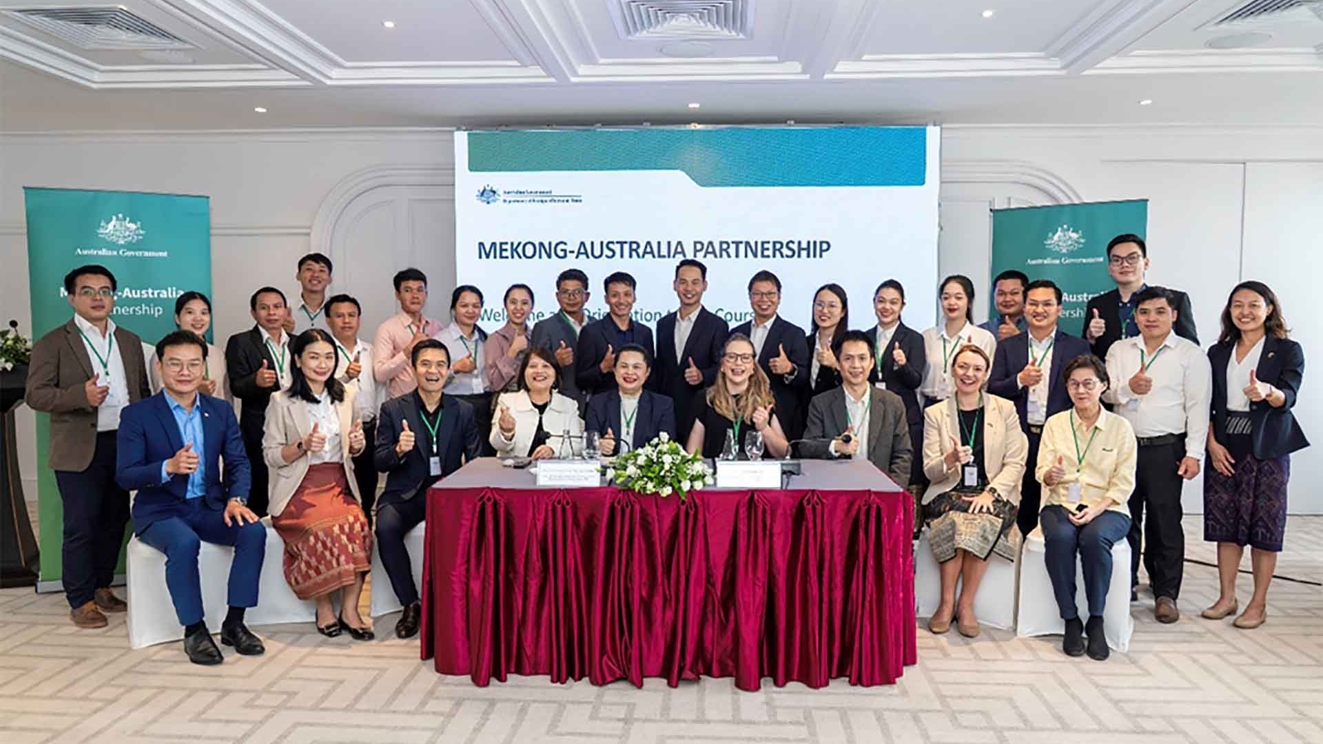 Bồi dưỡng kỹ năng biên-phiên dịch đối ngoại cho cán bộ các bộ, ngành của Lào