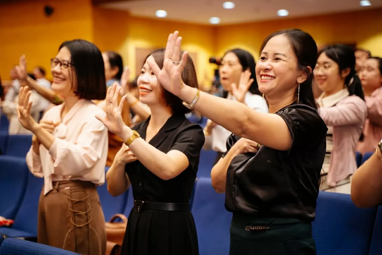 Phụ nữ hiện đại phải dám nghĩ, dám làm, dám khác biệt Phụ nữ hiện đại phải dám nghĩ, dám làm, dám khác biệt