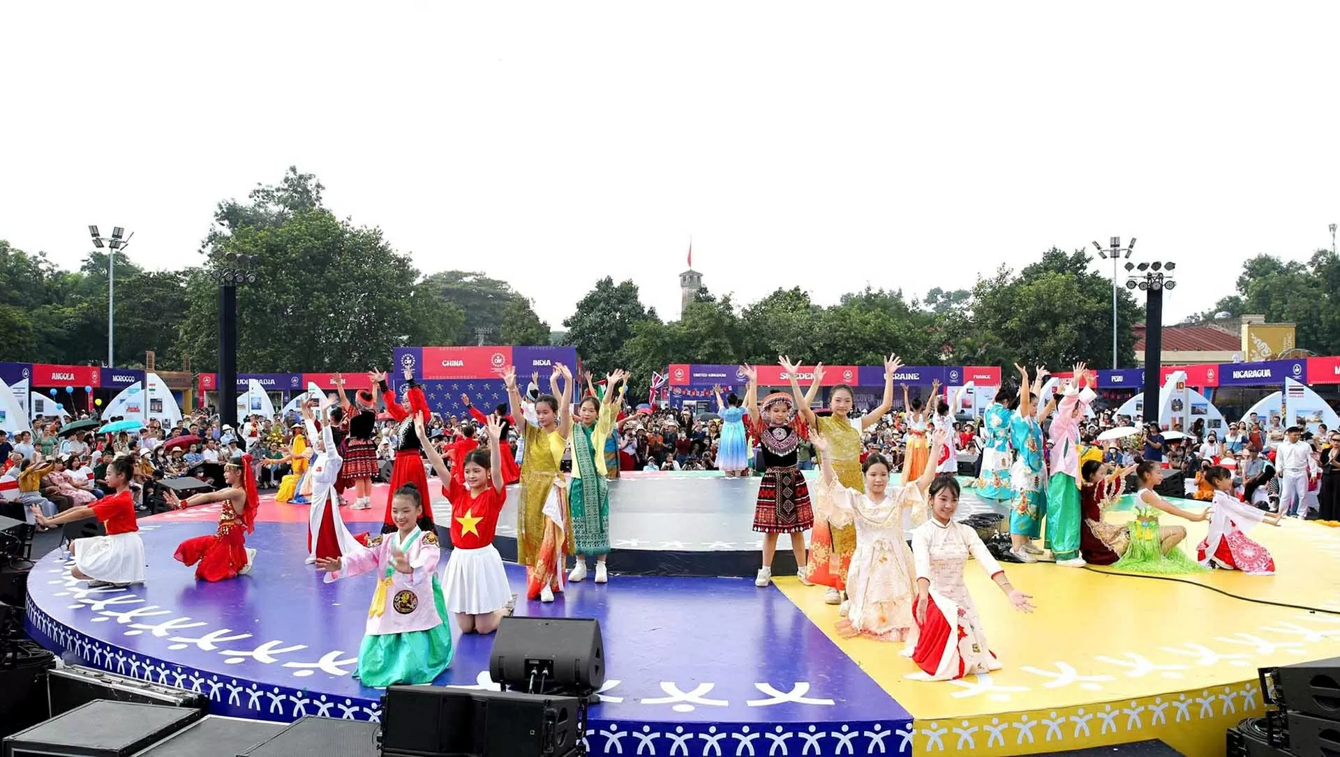 Điểm hẹn của văn hóa thế giới Điểm hẹn của văn hóa thế giới