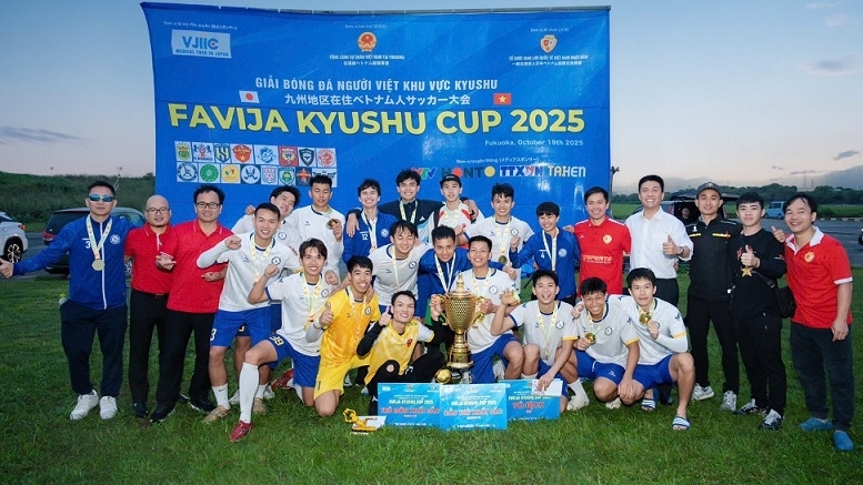 Giải bóng đá hướng về đồng bào bị ảnh hưởng lũ lụt