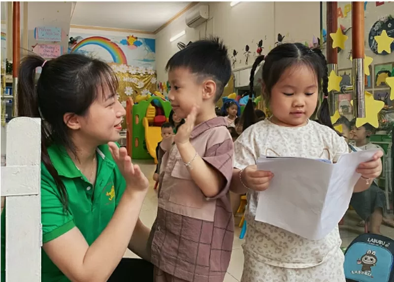 Vẻ đẹp phụ nữ Việt Nam tỏa sáng qua từng khoảnh khắc lao động