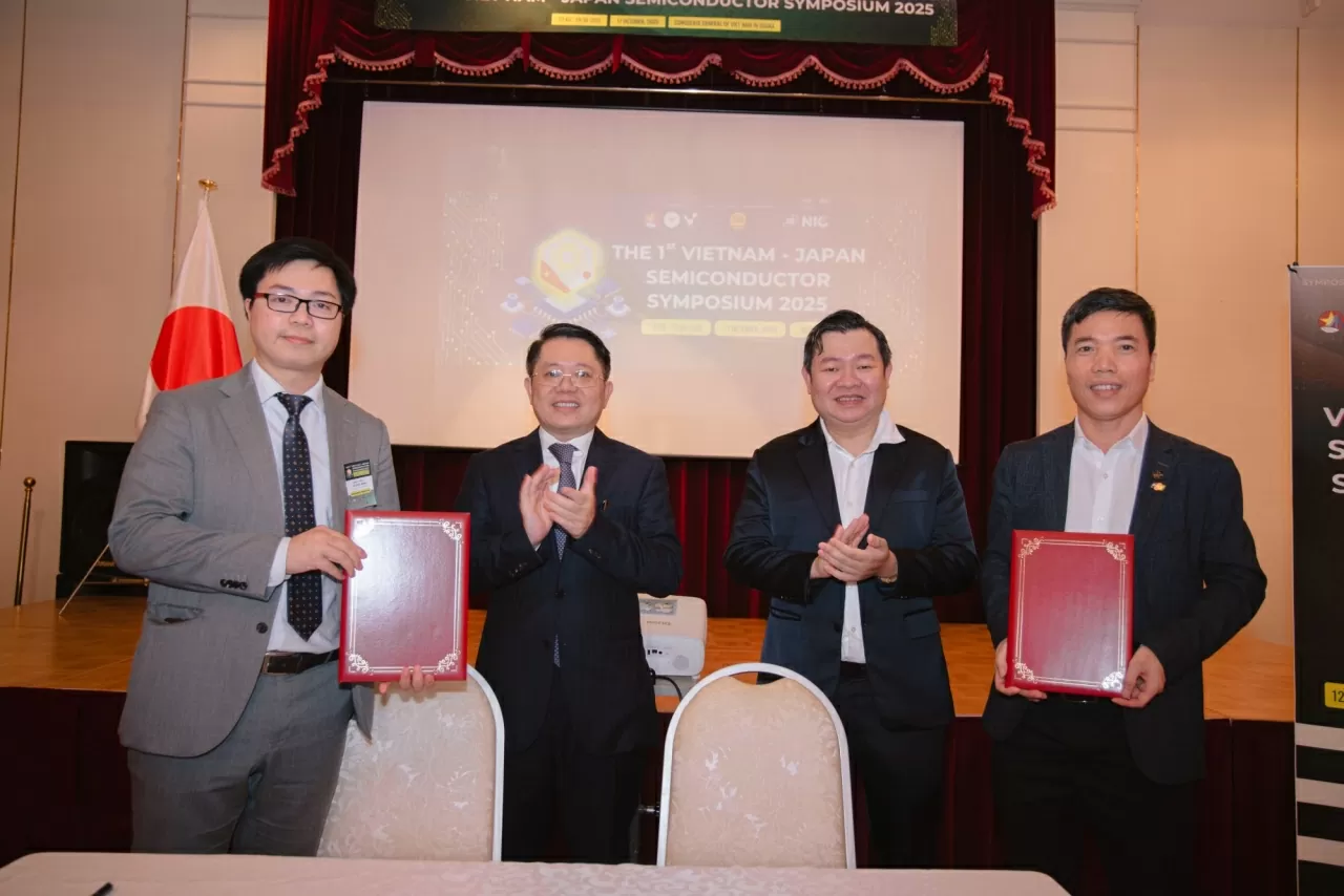 Hội nghị Bán dẫn Việt-Nhật lần thứ nhất: Đặt nền móng hợp tác nghiên cứu và đào tạo giữa hai nước Hội nghị Bán dẫn Việt-Nhật lần thứ nhất: Đặt nền móng hợp tác nghiên cứu và đào tạo giữa hai nước