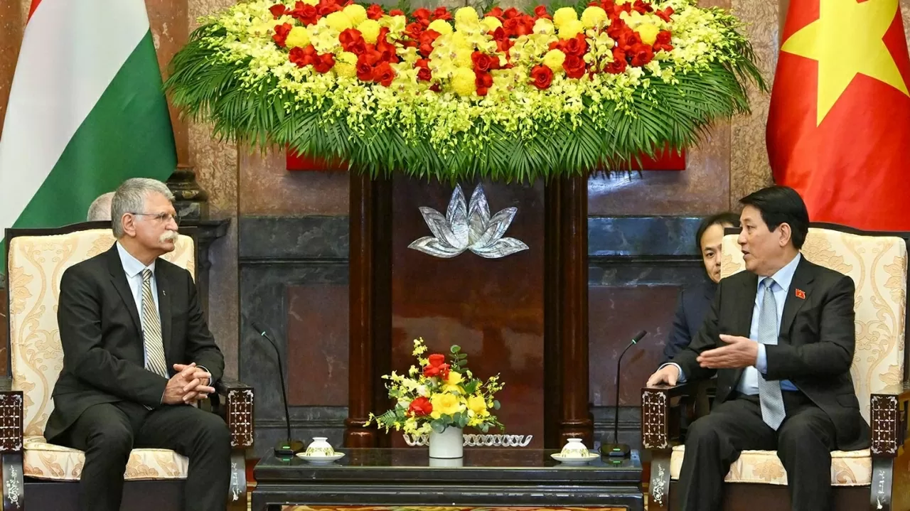 Chủ tịch nước Lương Cường luôn coi Hungary là đối tác ưu tiên hàng đầu, đồng thời là Đối tác toàn diện đầu tiên của Việt Nam tại Trung Đông Âu. Chủ tịch nước Lương Cường luôn coi Hungary là đối tác ưu tiên hàng đầu, đồng thời là Đối tác toàn diện đầu tiên của Việt Nam tại Trung Đông Âu.