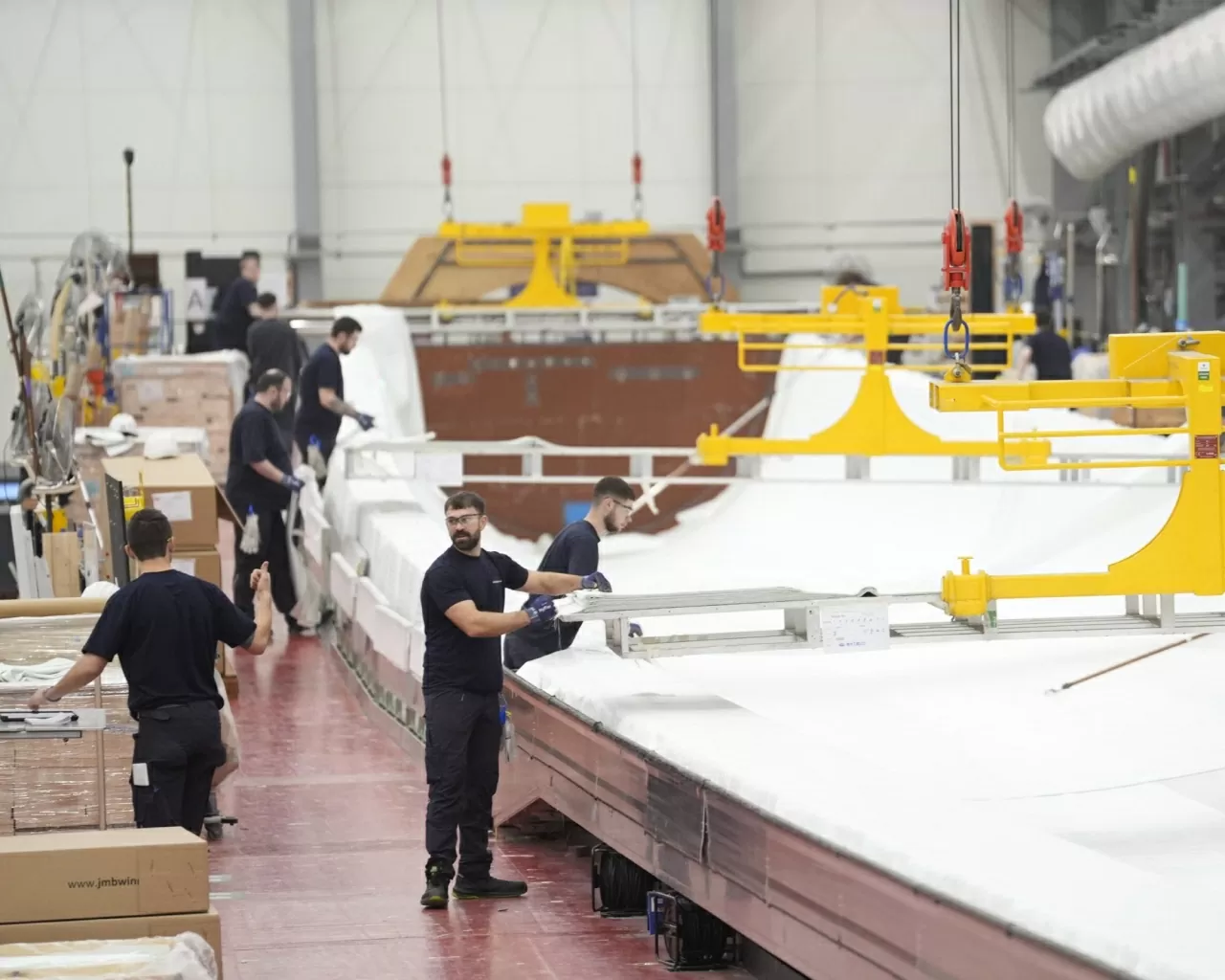 Anh đặt mục tiêu tạo 400.000 việc làm thông qua kế hoạch năng lượng xanh quốc gia Anh hướng tới tăng gấp đôi lao động trong ngành công nghiệp xanh