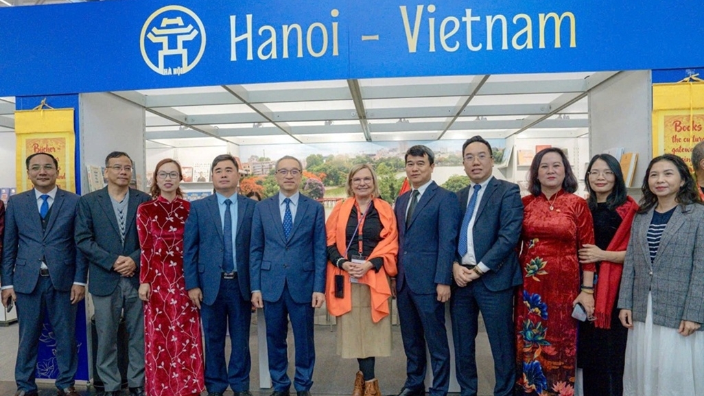 Không gian sách và văn hóa Hà Nội tại Hội sách quốc tế Frankfurt (Đức) năm 2025