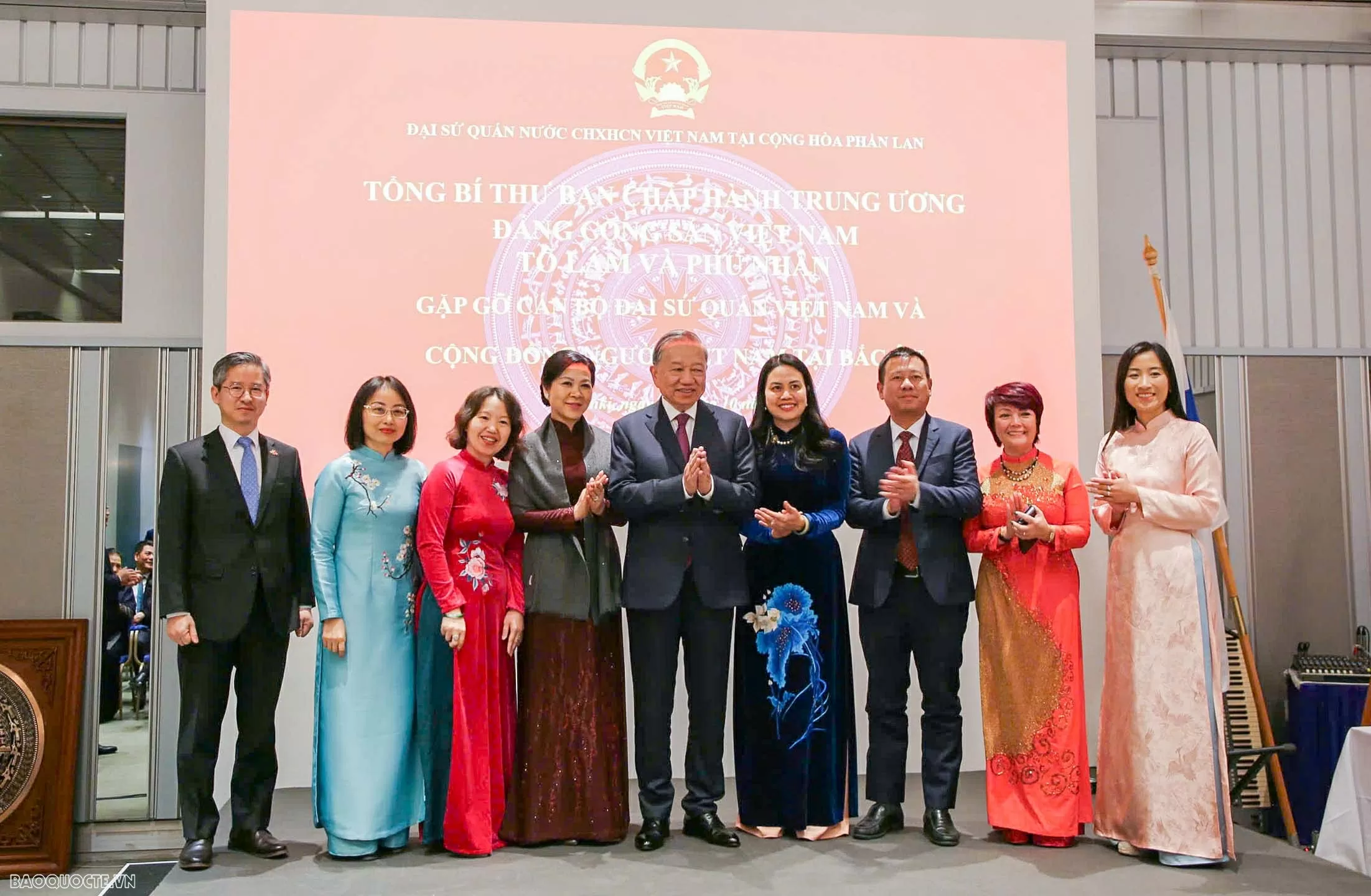 Tổng Bí thư Tô Lâm gặp gỡ cán bộ Đại sứ quán Việt Nam và cộng đồng người Việt tại Bắc Âu Tổng Bí thư Tô Lâm gặp gỡ cán bộ Đại sứ quán Việt Nam và cộng đồng người Việt tại Bắc Âu