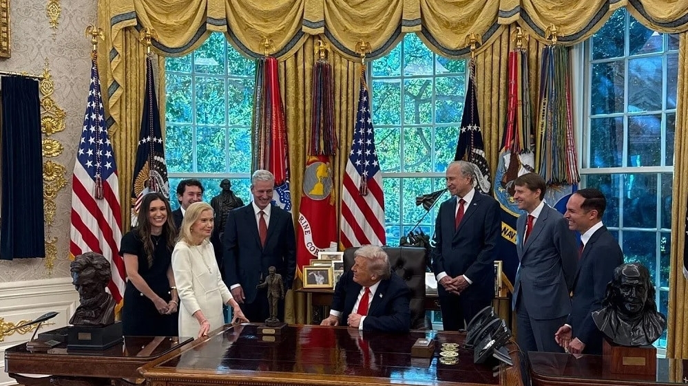 Tổng thống Mỹ Donald Trump vừa được vinh danh là 'Kiến trúc sư hòa bình' sau khi trượt mùa giải Nobel 2025