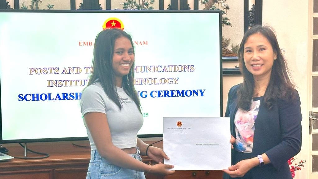 Trao học bổng toàn phần cho sinh viên Sri Lanka sang học tại Học viện Công nghệ Bưu chính Viễn thông