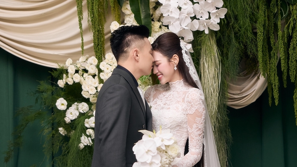 Hoa hậu Đỗ Thị Hà đẹp tinh khôi trong lễ đón dâu