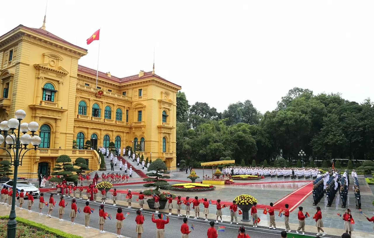 Phủ Chủ tịch, nơi diễn ra Lễ đón chính thức Tổng thống nước Cộng hòa Nam Phi Matamela Cyril Ramaphosa. (Ảnh: Thành Long) Phủ Chủ tịch, nơi diễn ra Lễ đón chính thức Tổng thống nước Cộng hòa Nam Phi Matamela Cyril Ramaphosa. (Ảnh: Thành Long)