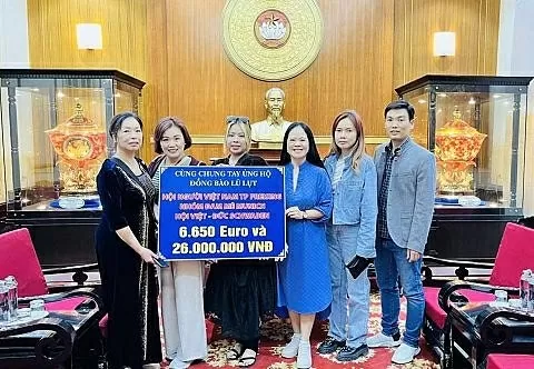 Người Việt phía Tây Nam nước Đức gửi tấm lòng về quê hương Người Việt phía Tây Nam nước Đức gửi tấm lòng về quê hương