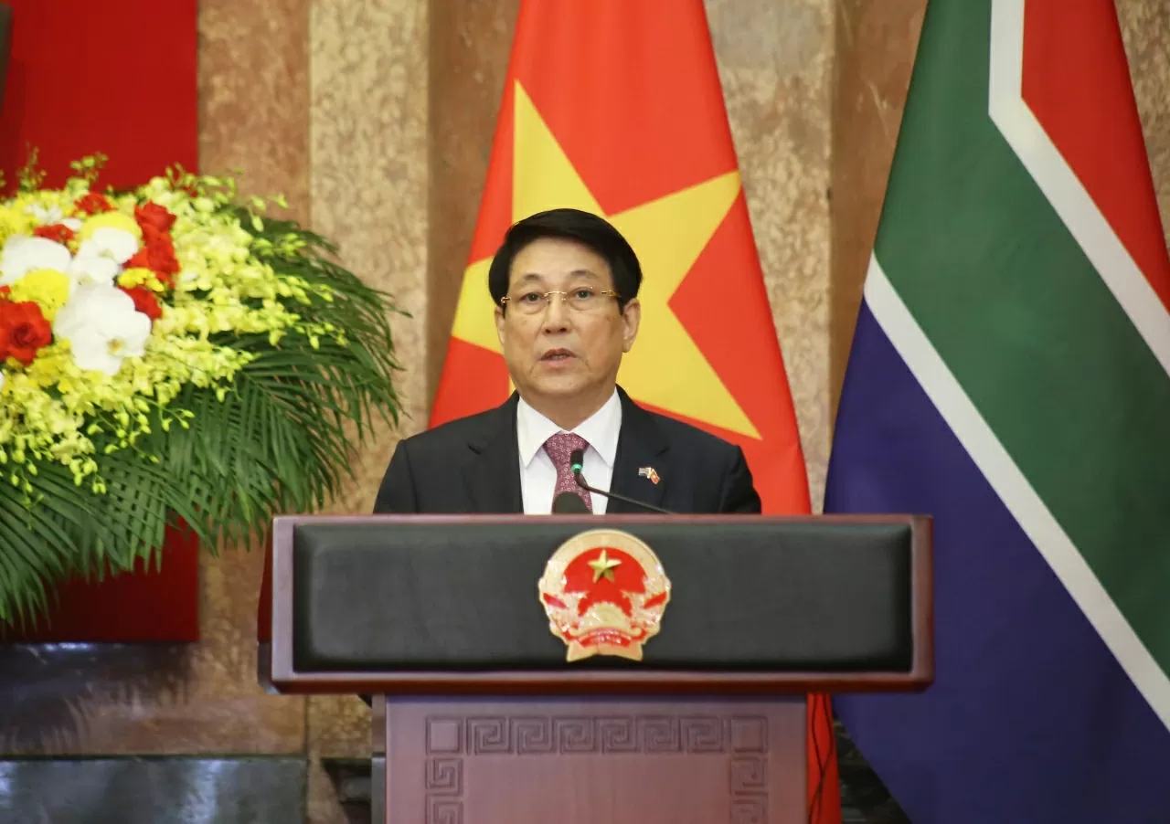 Chủ tịch nước Lương Cường gặp gỡ báo chí, thông báo về kết quả hội đàm giữa hai bên. (Ảnh: Thành Long) Chủ tịch nước Lương Cường gặp gỡ báo chí, thông báo về kết quả hội đàm giữa hai bên. (Ảnh: Thành Long)