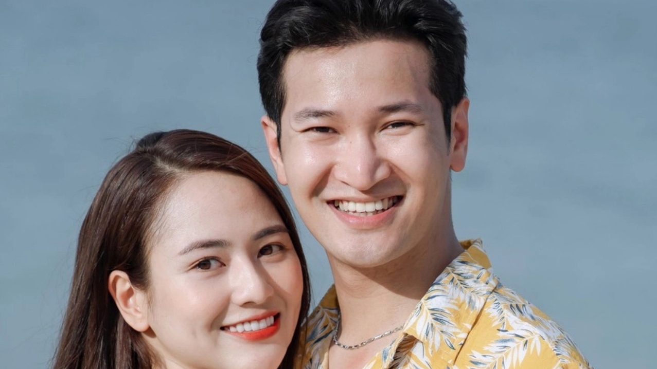 Sao Việt: Việt Hoa đăng ảnh tình tứ bên ông xã, Thu Quỳnh rạng rỡ, cuốn hút