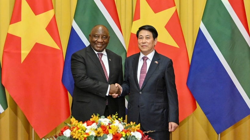 Phấn đấu hoàn tất các thủ tục để sớm nâng cấp khuôn khổ quan hệ Việt Nam-Nam Phi