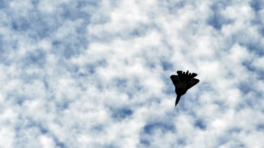 Giữa lúc các nhà lãnh đạo EU nhóm họp tìm cách củng cố an ninh, Lithuania thông báo bị xâm phạm không phận