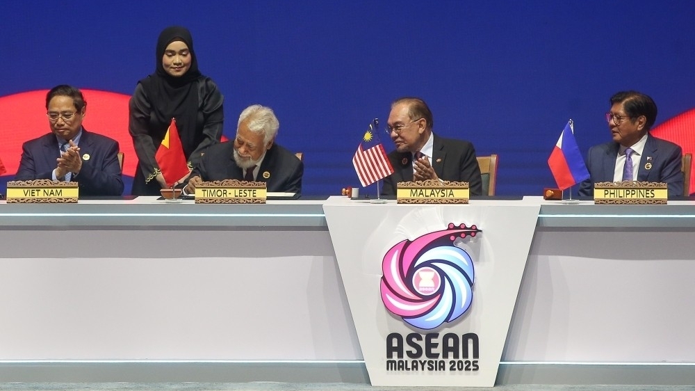 ASEAN chính thức có thành viên thứ 11, Trung Quốc tuyên bố sẵn sàng mở rộng hợp tác kinh tế với Hiệp hội