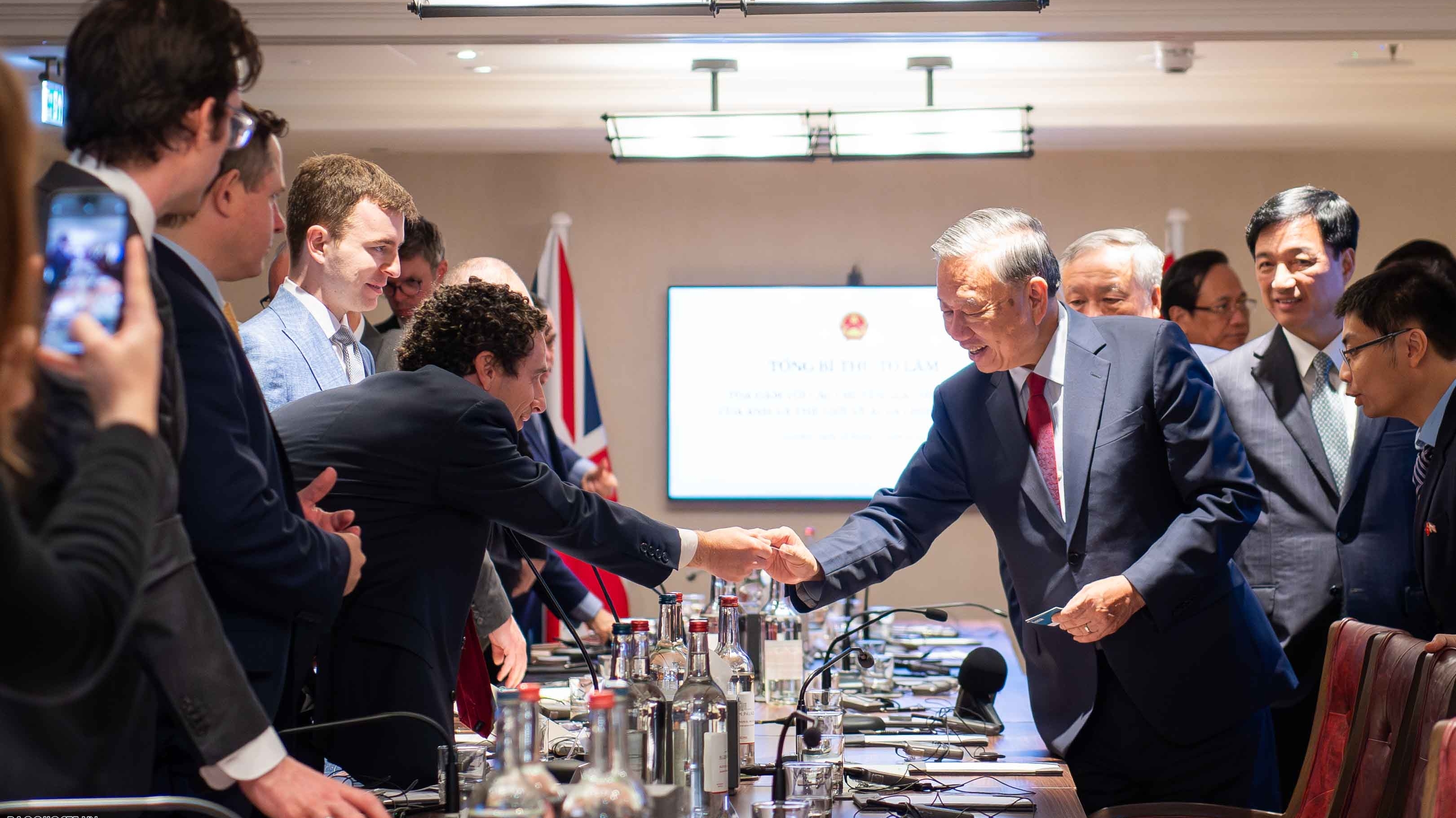 Việt Nam sẵn sàng đón nhận, triển khai những ý tưởng mới liên quan đến trí tuệ nhân tạo