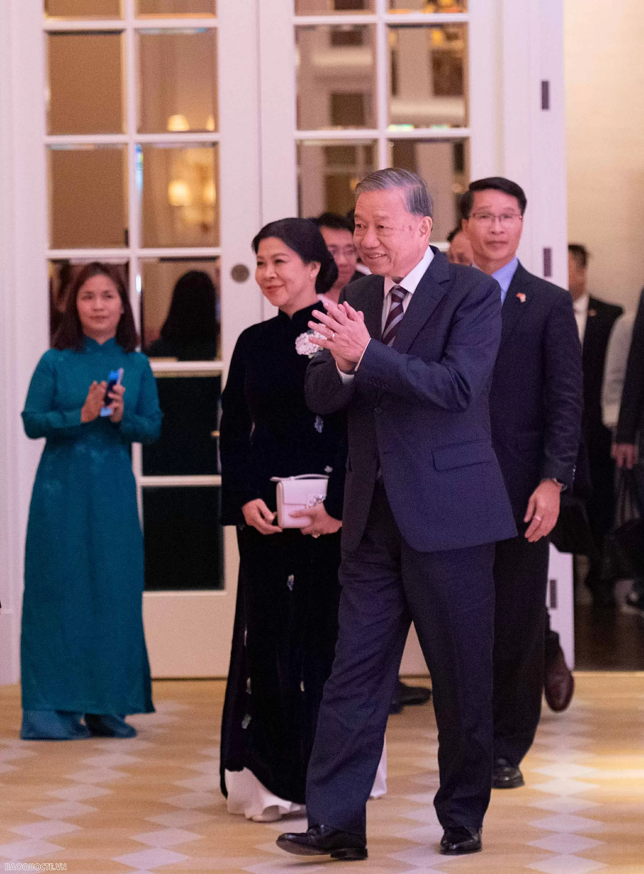 Tổng Bí thư Tô Lâm gặp gỡ cộng đồng người Việt Nam tại Vương quốc Anh Tổng Bí thư Tô Lâm gặp gỡ cộng đồng người Việt Nam tại Vương quốc Anh