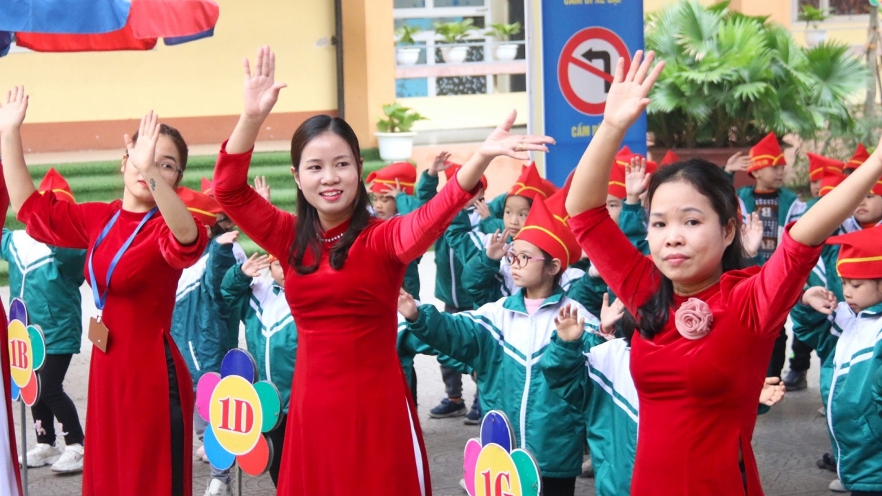 Bộ GD&ĐT thông tin về những chính sách mới nâng cao đời sống của giáo viên