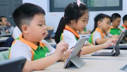 Khẳng định quyền con người qua chính sách giáo dục và y tế