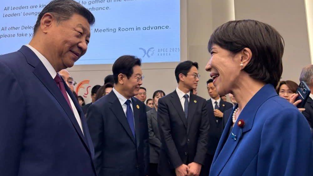 Thủ tướng Nhật Bản Takaichi lần đầu gặp Chủ tịch Trung Quốc Tập Cận Bình: Xoa dịu những lo ngại về lập trường cứng rắn