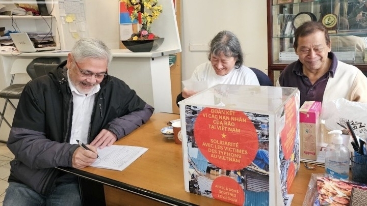 Người Việt tại Pháp tổ chức bữa cơm gây quỹ ủng hộ đồng bào vùng bão lũ