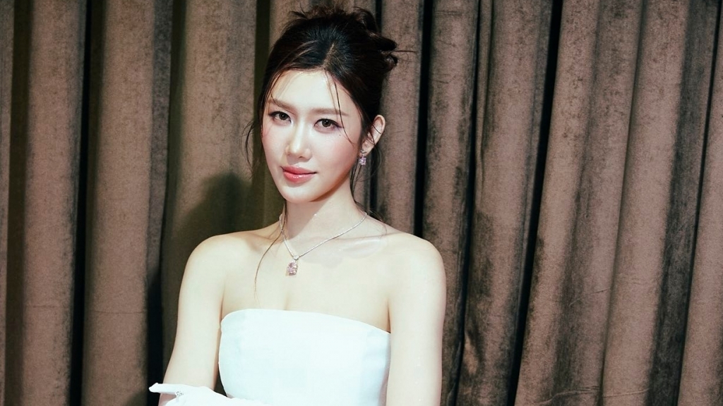 Diễn viên Thúy Ngân xinh đẹp, gợi cảm tuổi 34