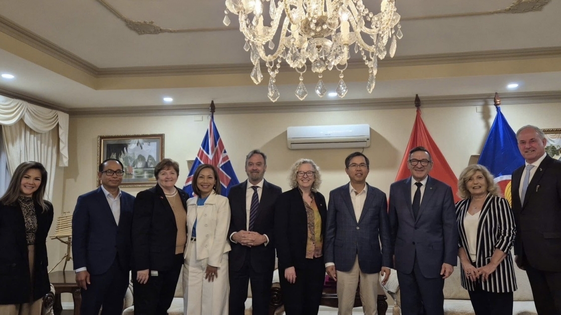 Đại sứ Phạm Hùng Tâm tiếp Hội nghị sĩ hữu nghị Australia-Việt Nam