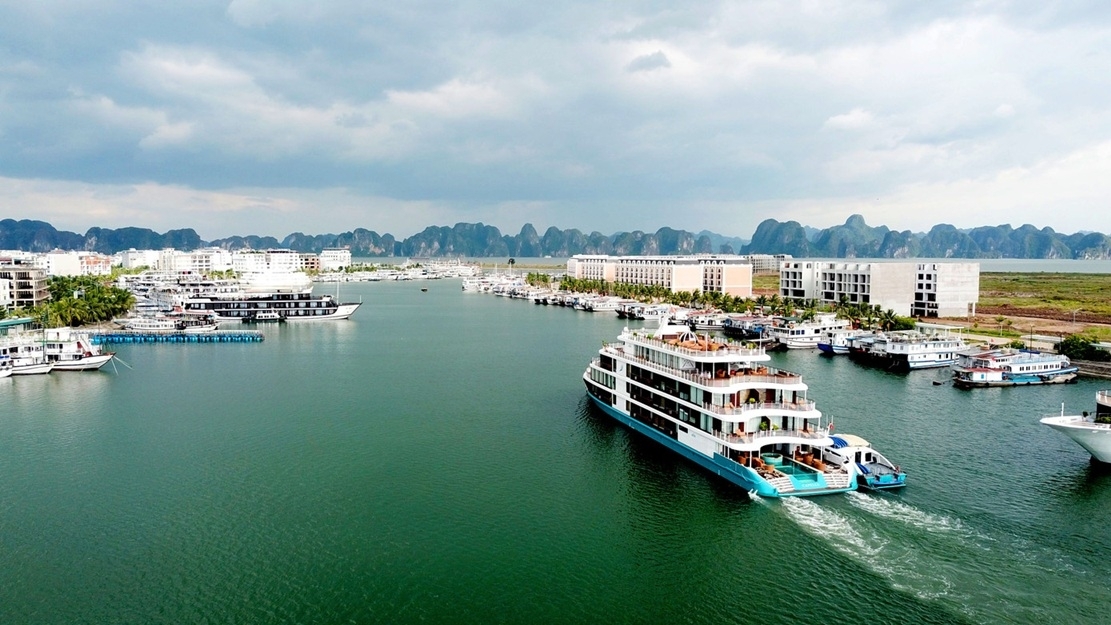 Quảng Ninh phát triển kinh tế biển bền vững, khẳng định vai trò trung tâm dịch vụ, công nghiệp hiện đại