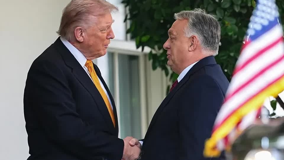 Mỹ dành cho Hungary một ngoại lệ, tiếp tục mua dầu Nga, không phải 'món quà miễn phí'