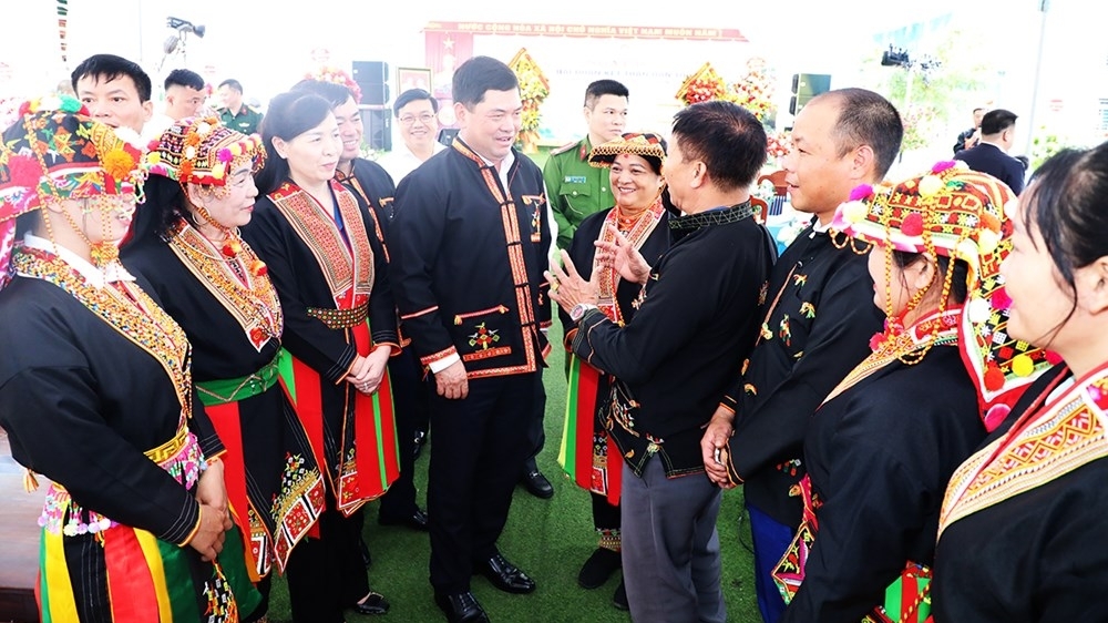 Lãnh đạo tỉnh Bắc Ninh tham dự Ngày hội Đại đoàn kết toàn dân tộc tại thôn Mậu, thôn Đông Bảo Tuấn, bản Ven