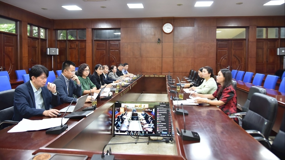 Tìm giải pháp phát triển kinh tế bền vững qua diễn đàn học thuật quốc tế về thị trường cận biên toàn cầu