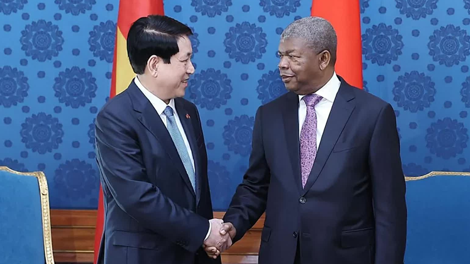 Điện mừng Quốc khánh Angola