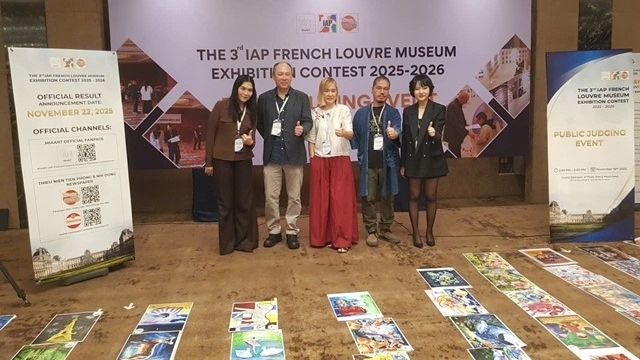 Cơ hội để các tài năng trẻ Việt Nam trưng bày tranh tại Bảo tàng Louvre (Pháp)